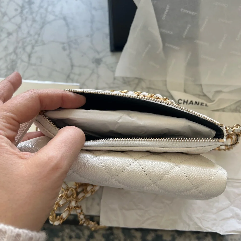 Chanel - Picture 2 of 6